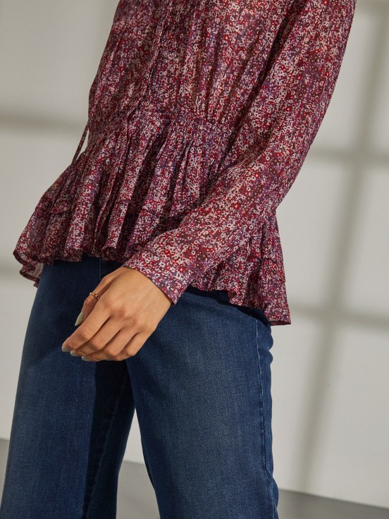 Camisa translcida com estampado floral