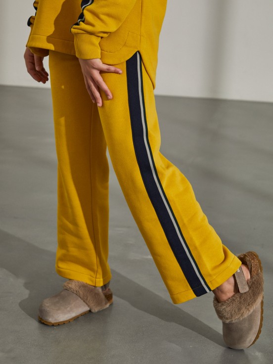 Knitted trousers with side stripes