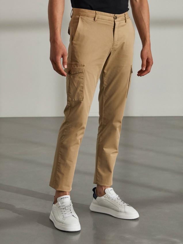 Cal�as para homem regular fit chino de algod�o stretch