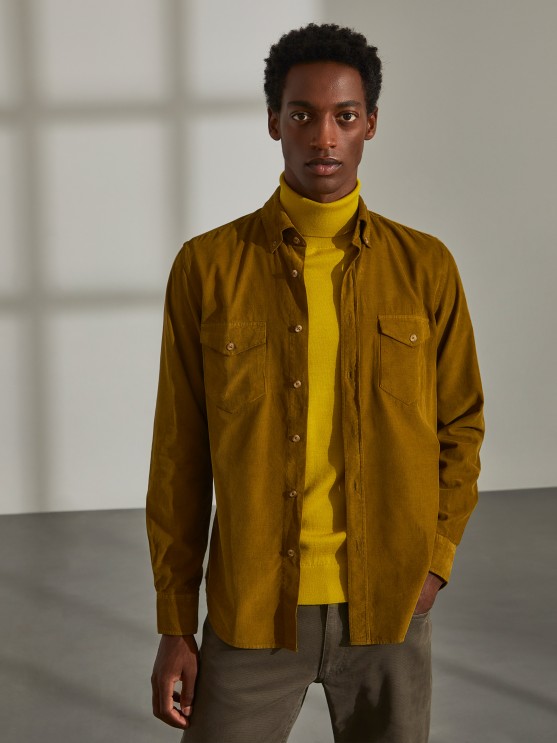 Camisa slim fit de bombazine em cor lisa