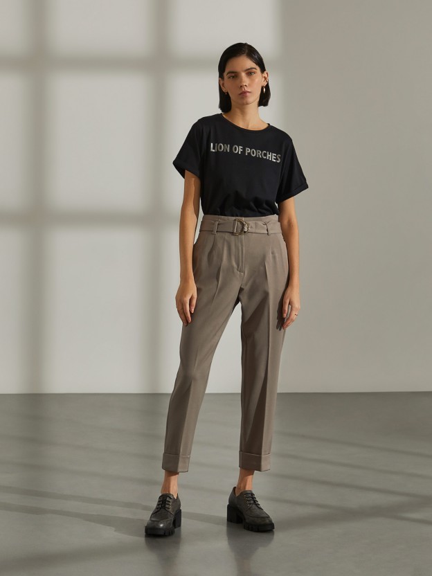 Classic trousers with turned-up hem
