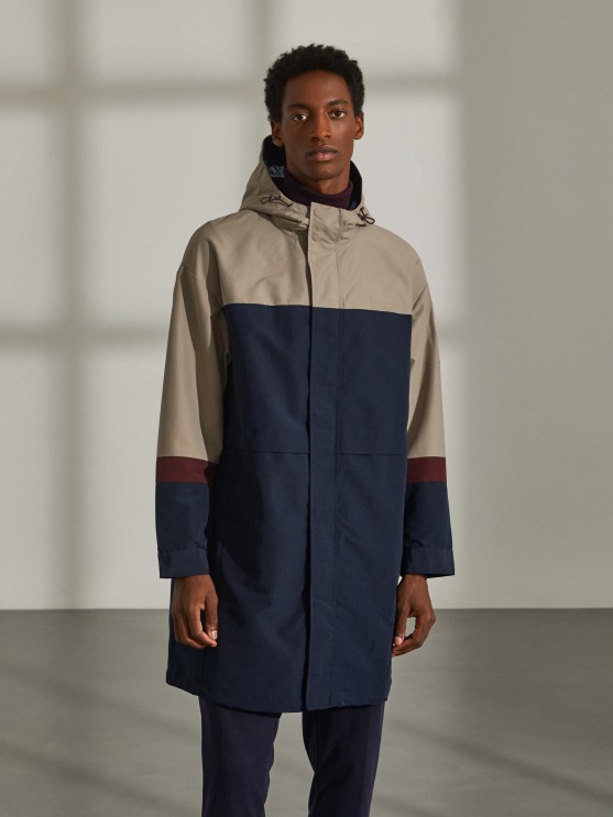 Parka con capucha