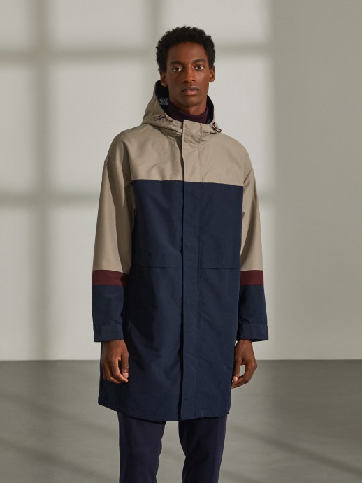 Parka con capucha