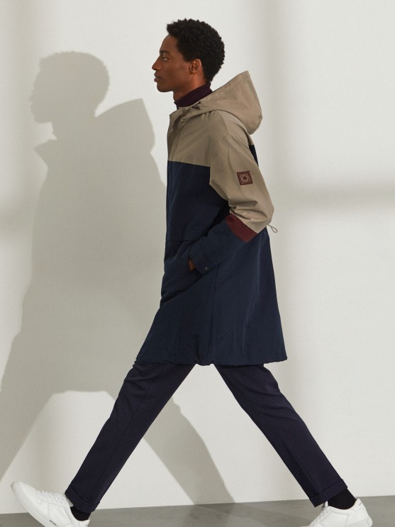 Parka con capucha