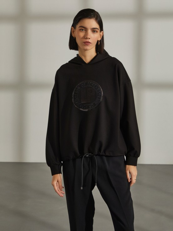 Sweatshirt com capuz e bordado lantejoulas