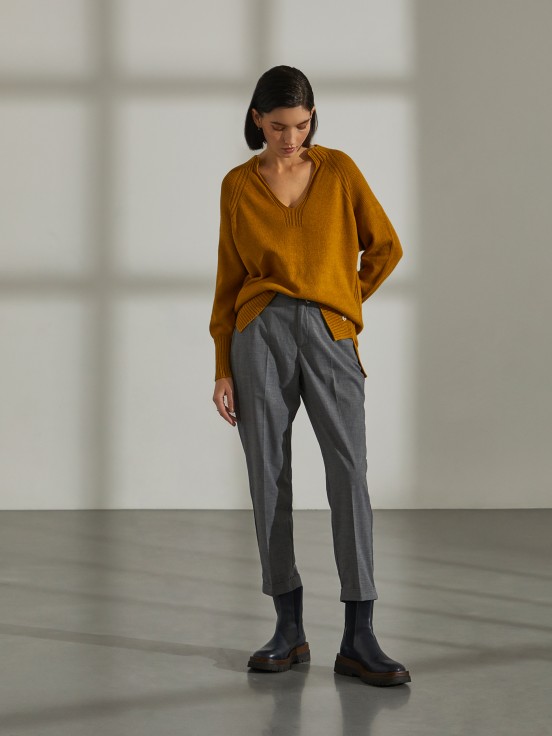 Trousers with drawstring