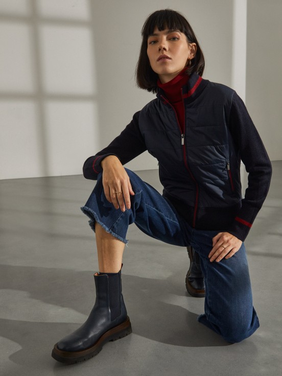 Chaqueta combinada con cuello alto