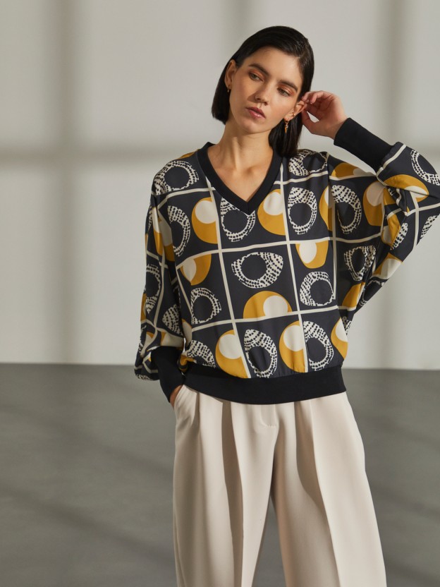 Combined graphic print blouse
