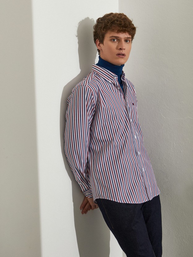Man's slim fit shirt made of cotton with stripe pattern