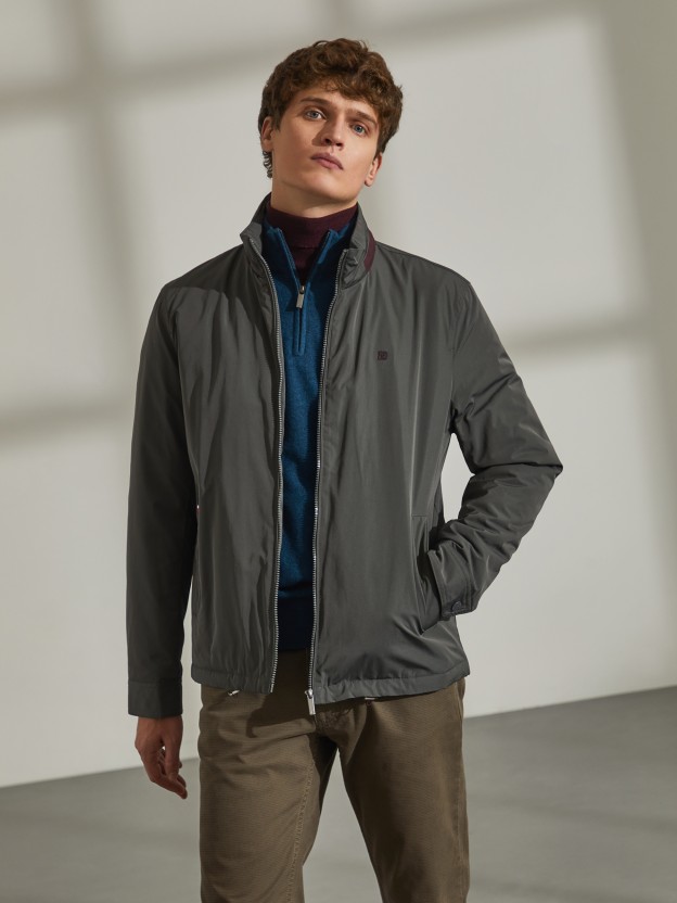 Man's padded jacket with hood