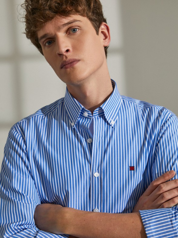 Camisa para homem slim fit de algodo com padro de riscas