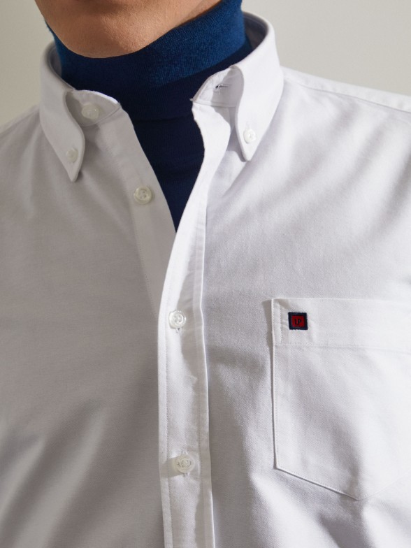 Camisa para homem regular fit de algodão em cor lisa