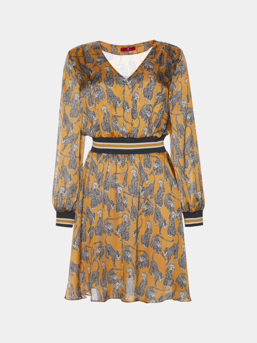 Vestido curto com padr�o