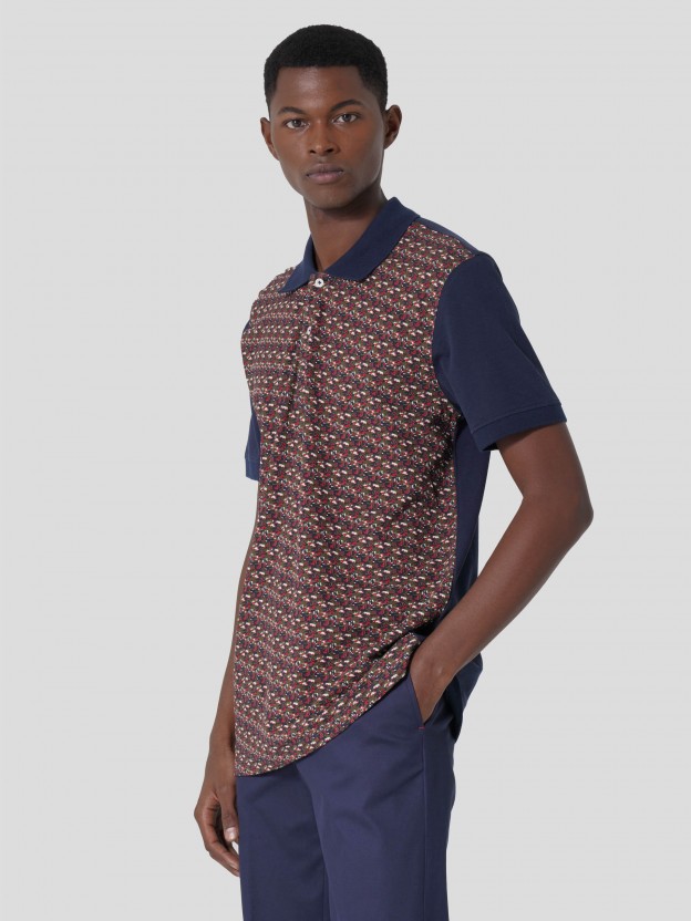 Polo com estampado camuflado