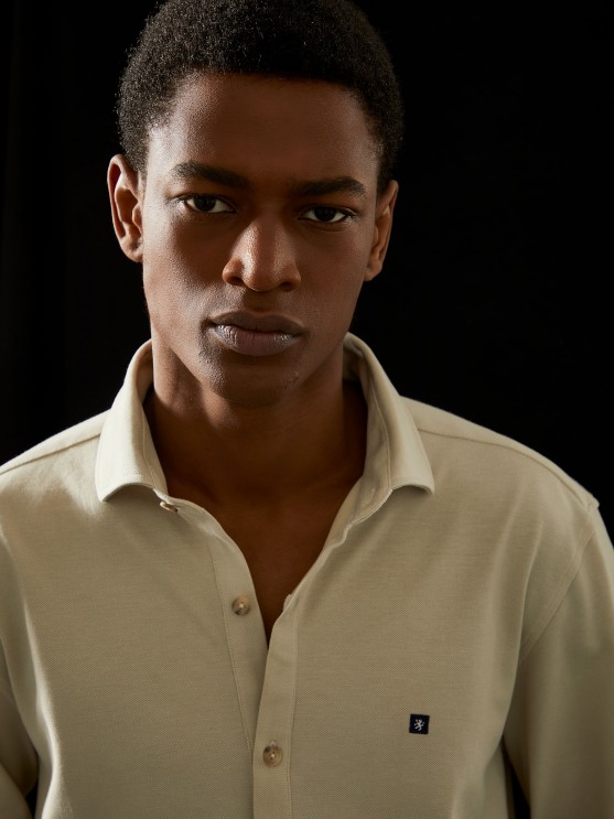 Camisa slim fit em malha piqu