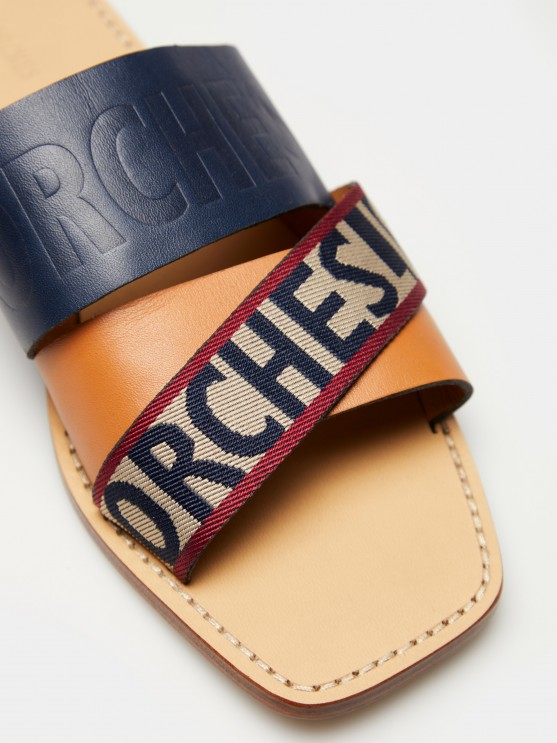 Flat leather sandals