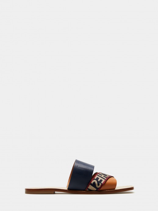 Flat leather sandals