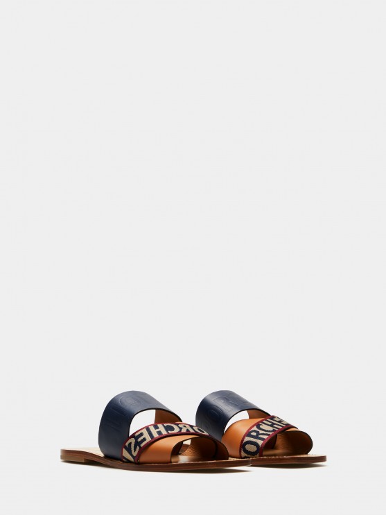 Flat leather sandals