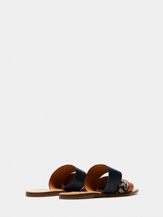 Flat leather sandals