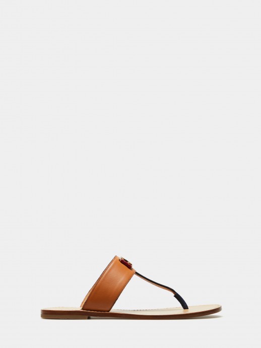 Flat leather sandals