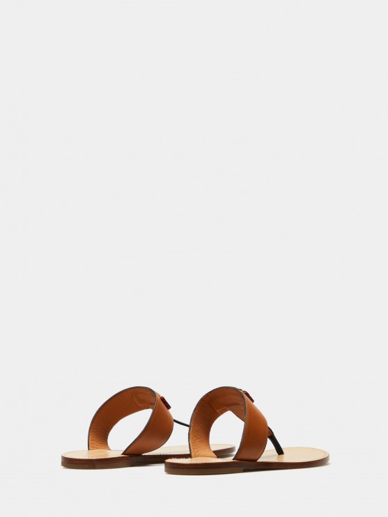 Flat leather sandals