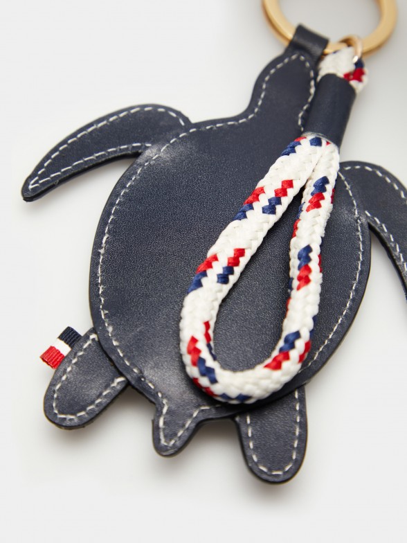Navy leather keyring with turtle format