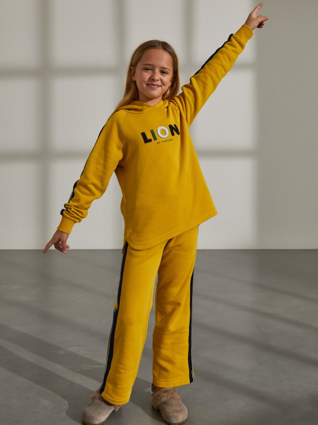 Sweatshirt bordada com capuz