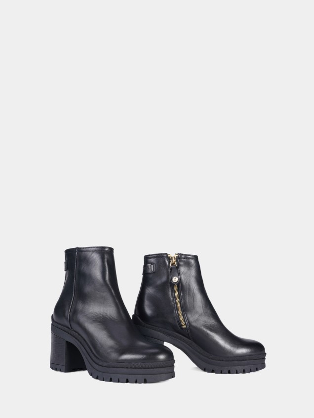 Botas pretas com tacão - Image product