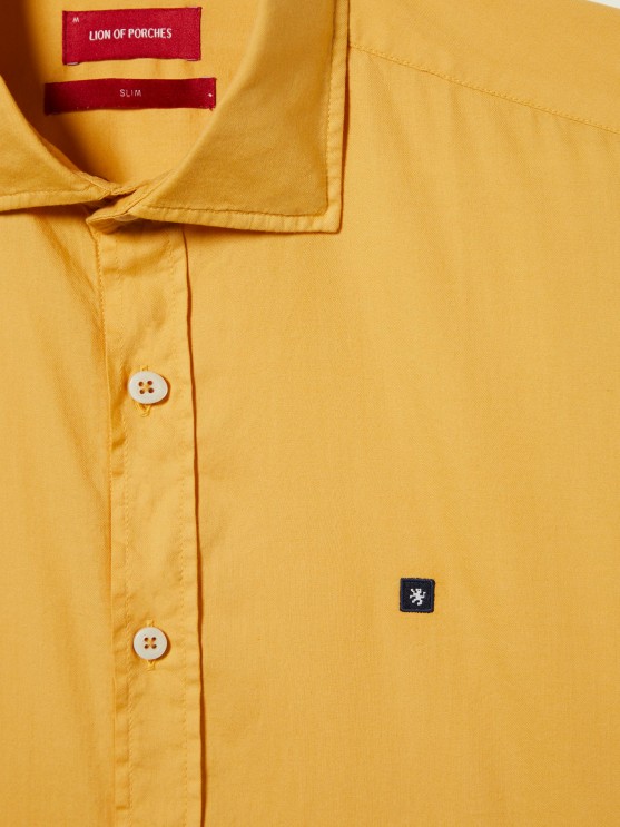 Camisa Slim Fit em tecido popelina