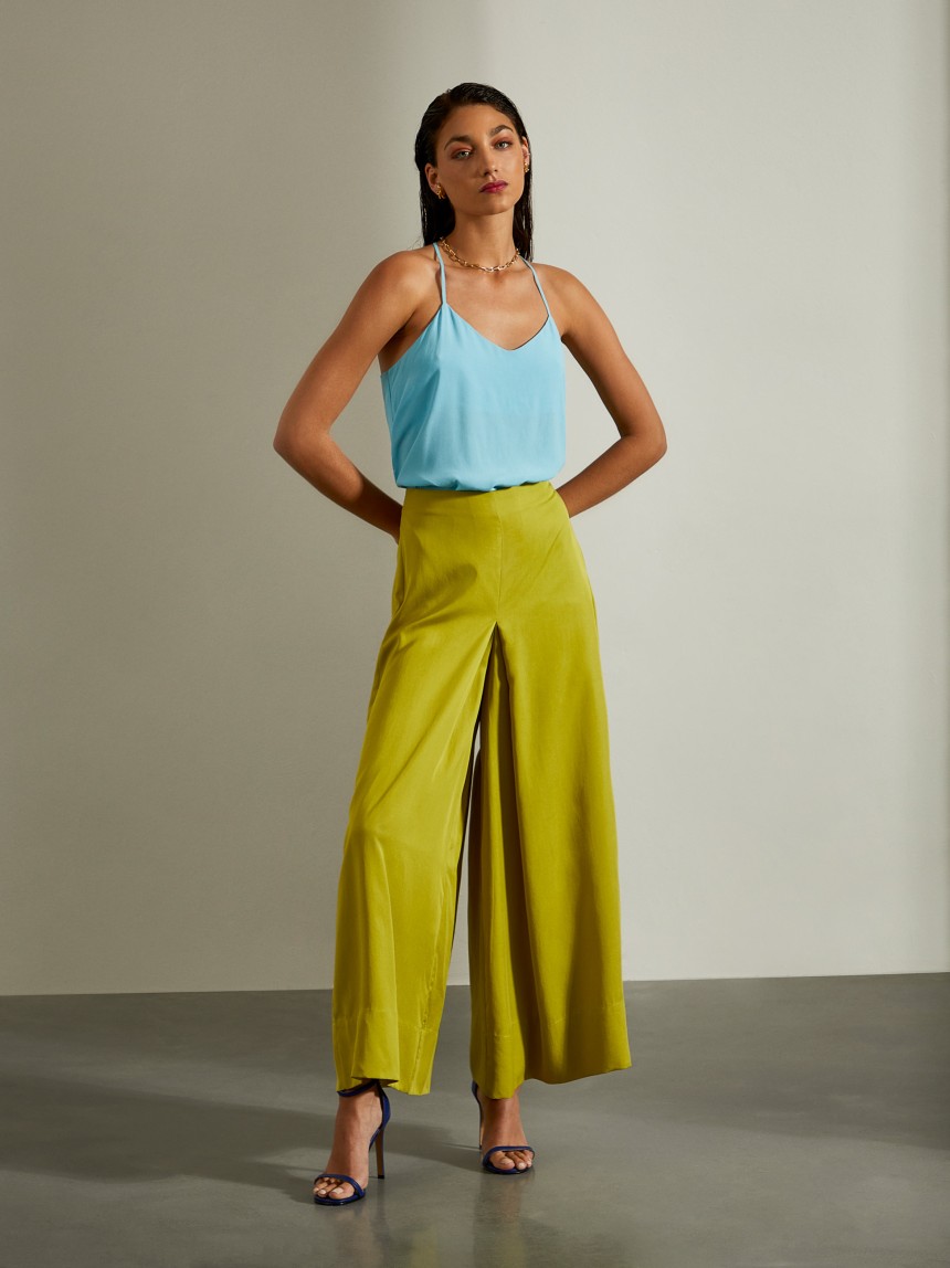 Flowy strap top
