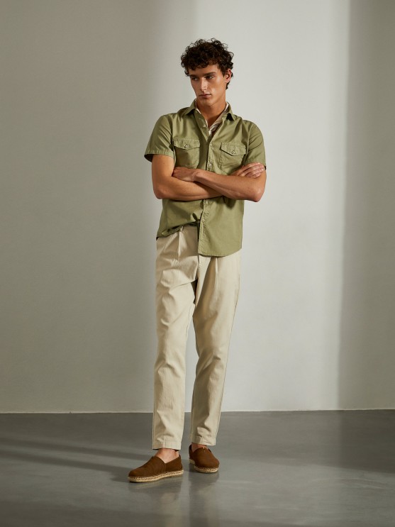 Camisa slim fit de manga curta
