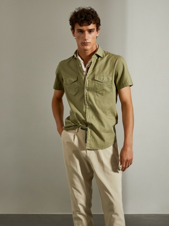 Camisa slim fit de manga curta