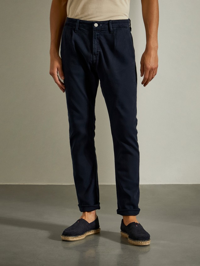 Cal�as chino com pregas