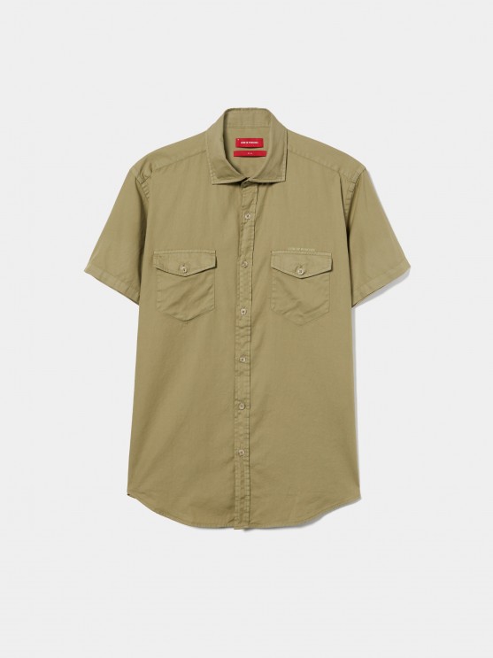 Camisa slim fit de manga curta