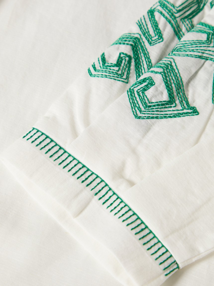Blusa com bordado