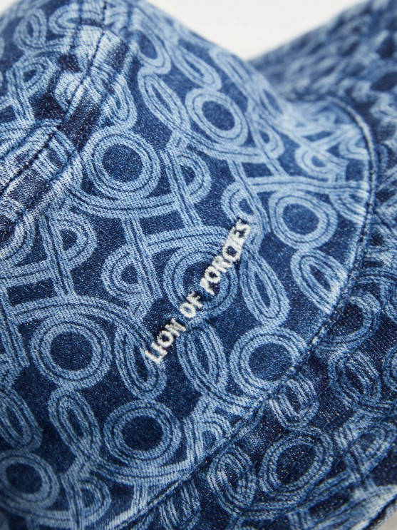 Bucket hat in denim
