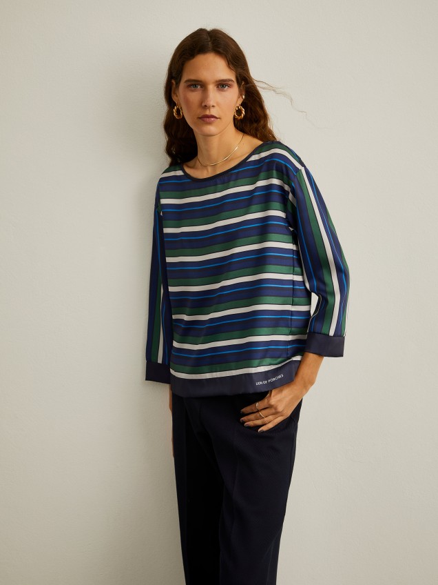 Blusa às riscas
