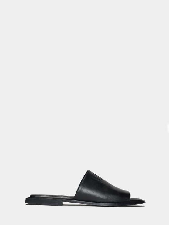 Sandalias de piel para mujer con grabado y detalle en el taln