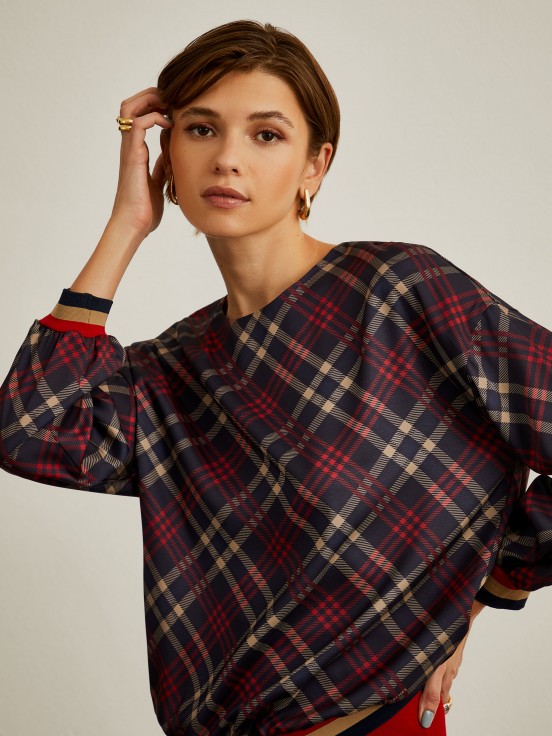 Blouse with plaid pattern