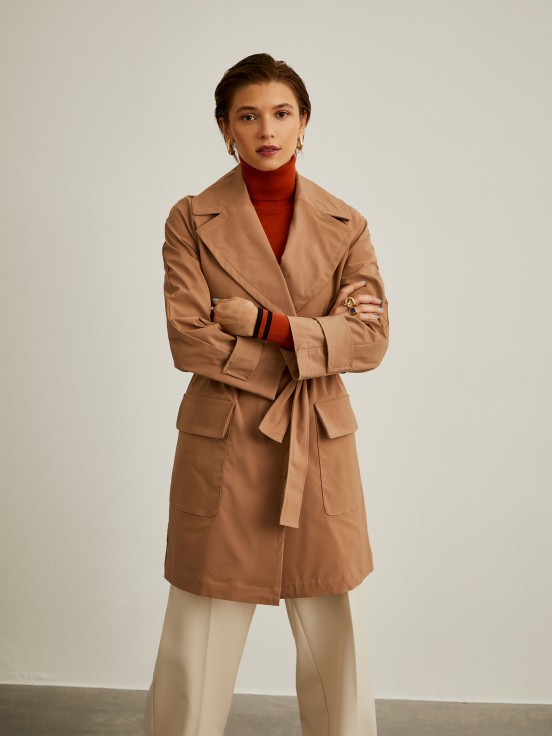 Double-breasted coat with tote bag