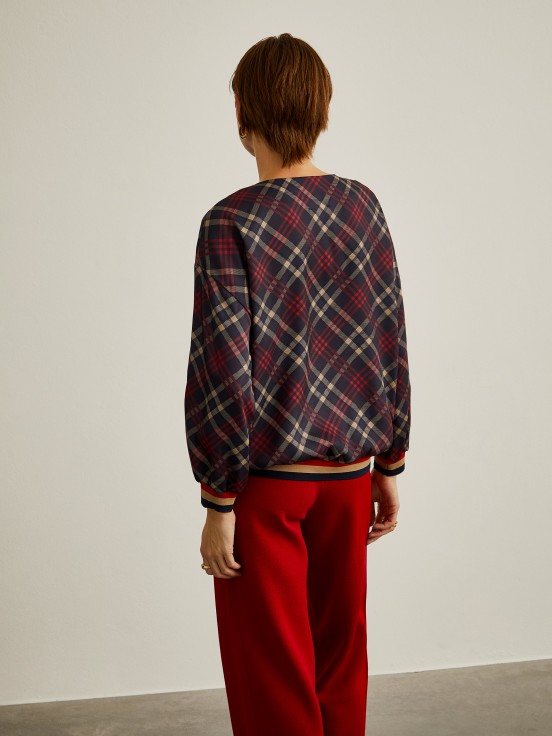 Blouse with plaid pattern