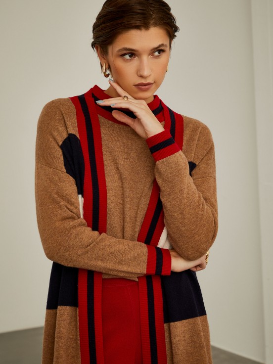 Knitted coat with wool