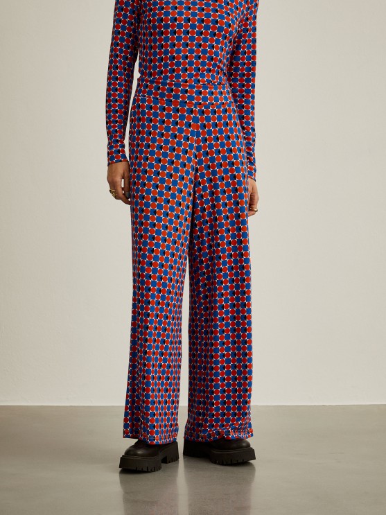 Flowing trousers