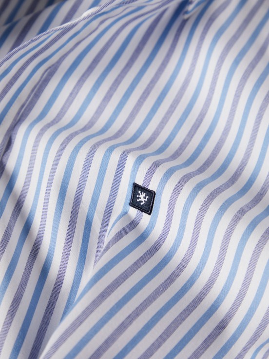 Slim fit striped shirt