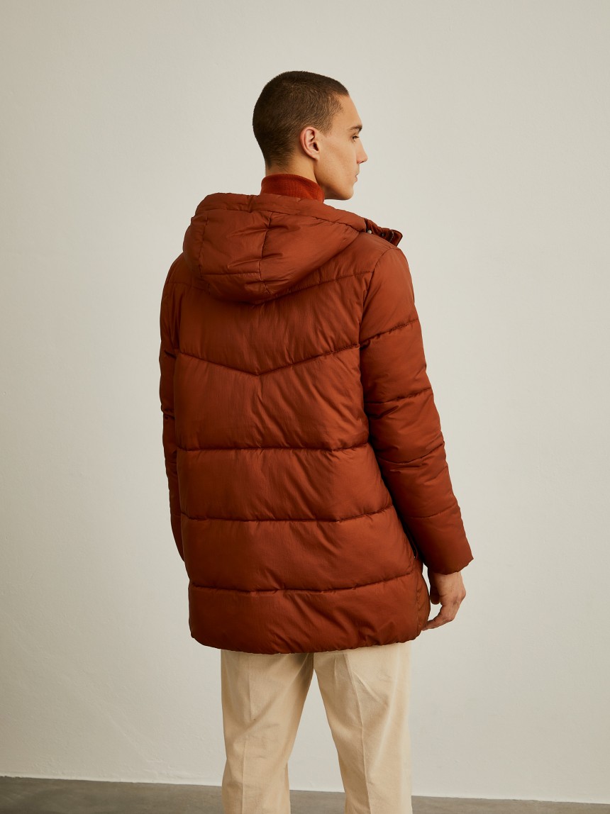 Blus�o acolchoado com capuz