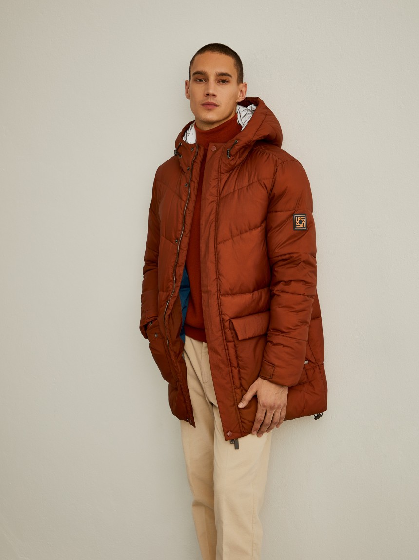 Blus�o acolchoado com capuz