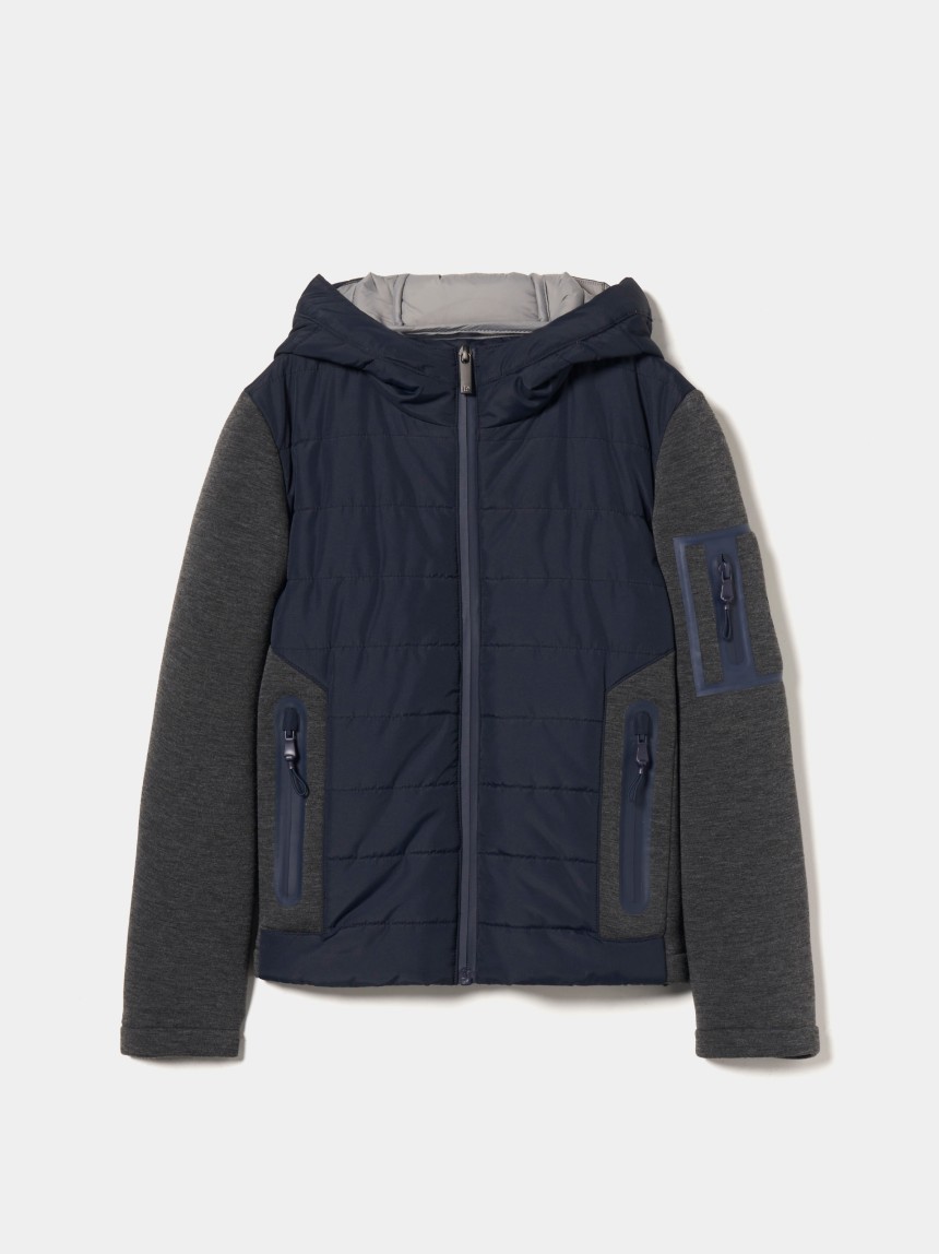 Blus�o com capuz