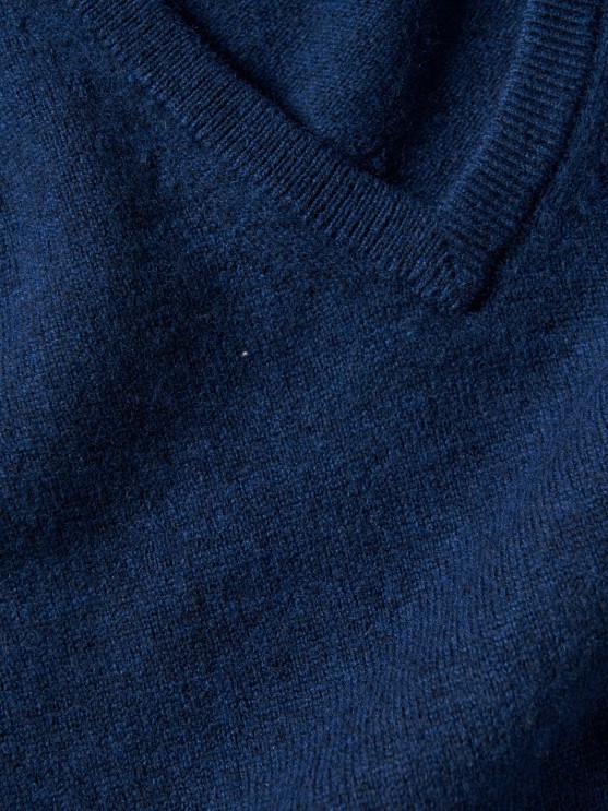 V-neck pullover