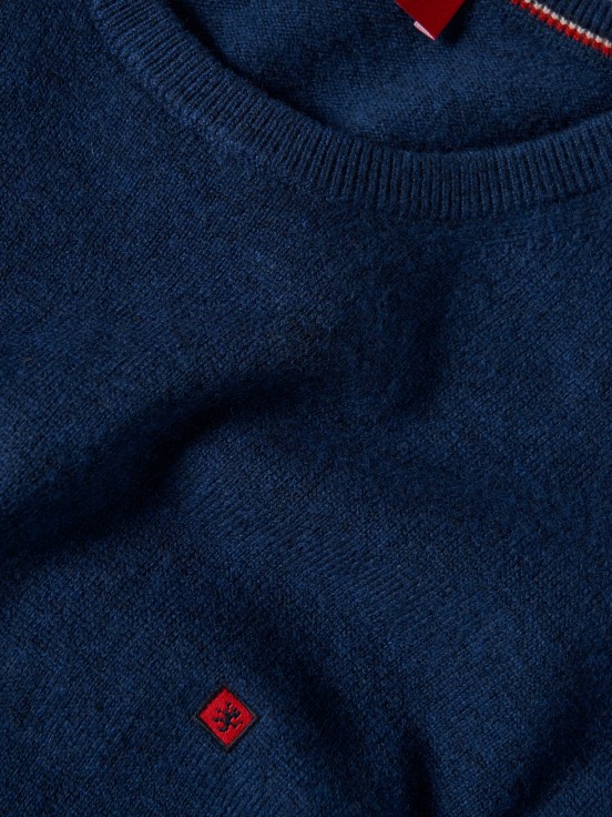 Wool pullover