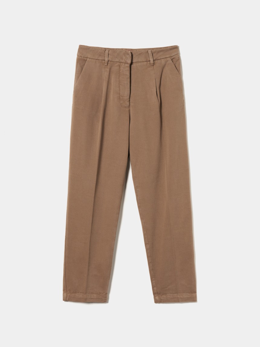 Denim pants with pleats